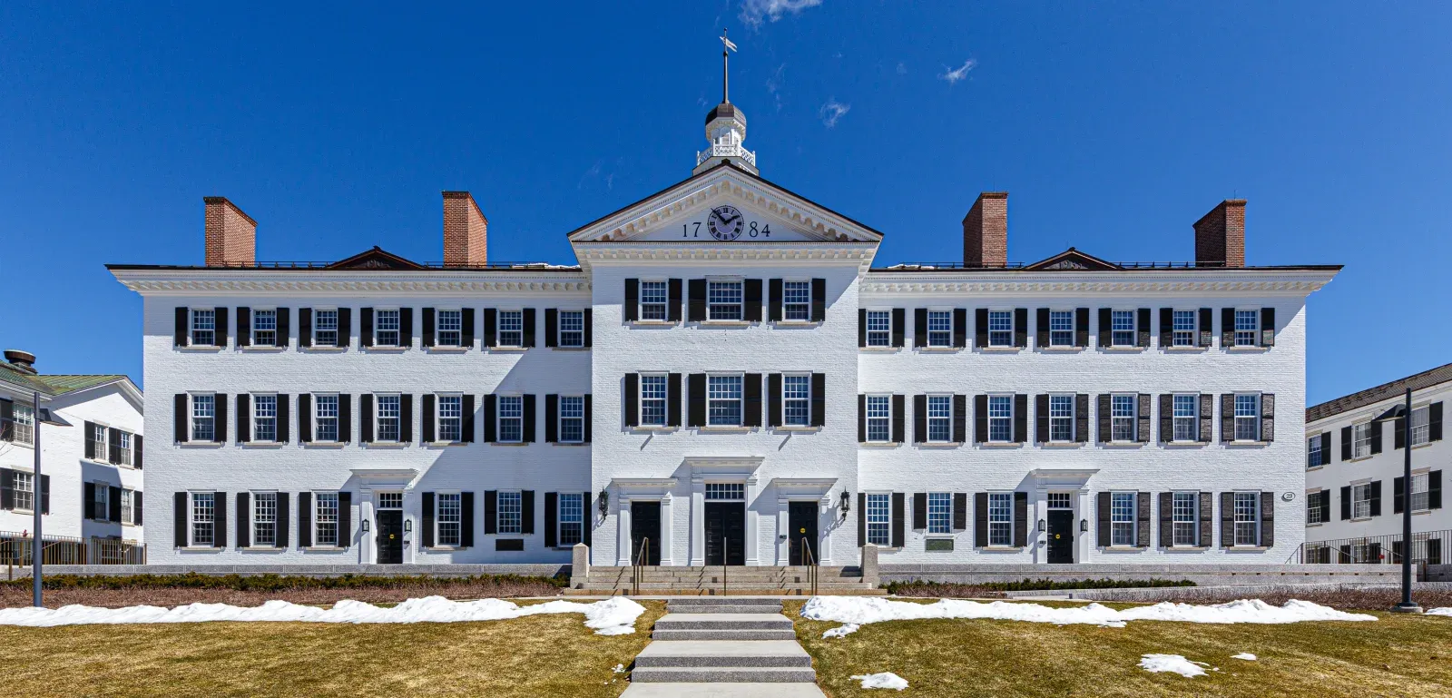 达特茅斯学院的 Dartmouth Hall 正面